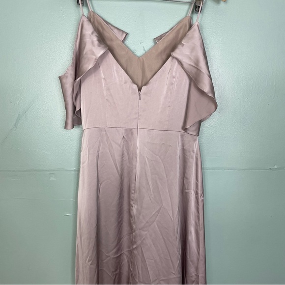 Monique Lhuillier Bridesmaid Isabel Sateen Cold Shoulder Gown Size 8 Champagne - Picture 6 of 7